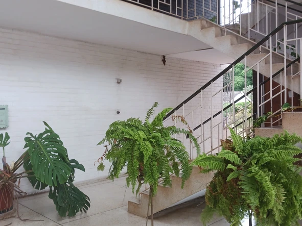 2 Bedroom Flat & Apartment