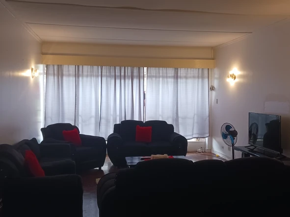 2 Bedroom Flat & Apartment