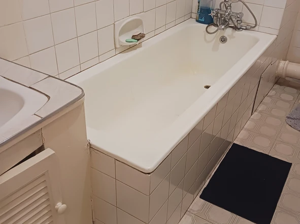 2 Bedroom Flat & Apartment