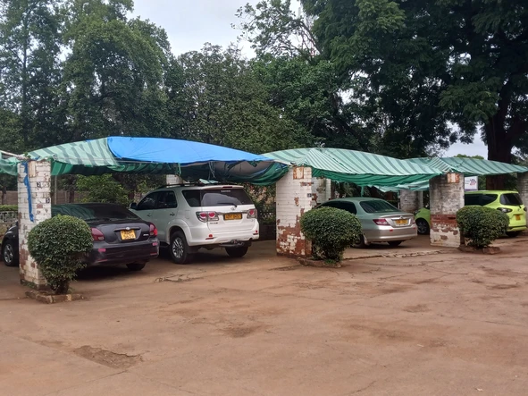 2 Bedroom Flat & Apartment